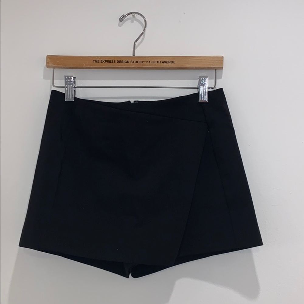 Black mini skort